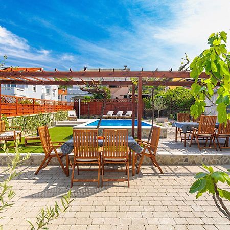Home Away From Home With A Heated Pool Punat Εξωτερικό φωτογραφία