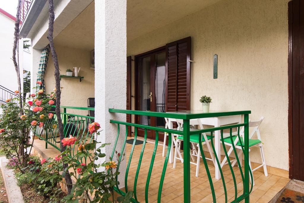 Home Away From Home With A Heated Pool Punat Εξωτερικό φωτογραφία