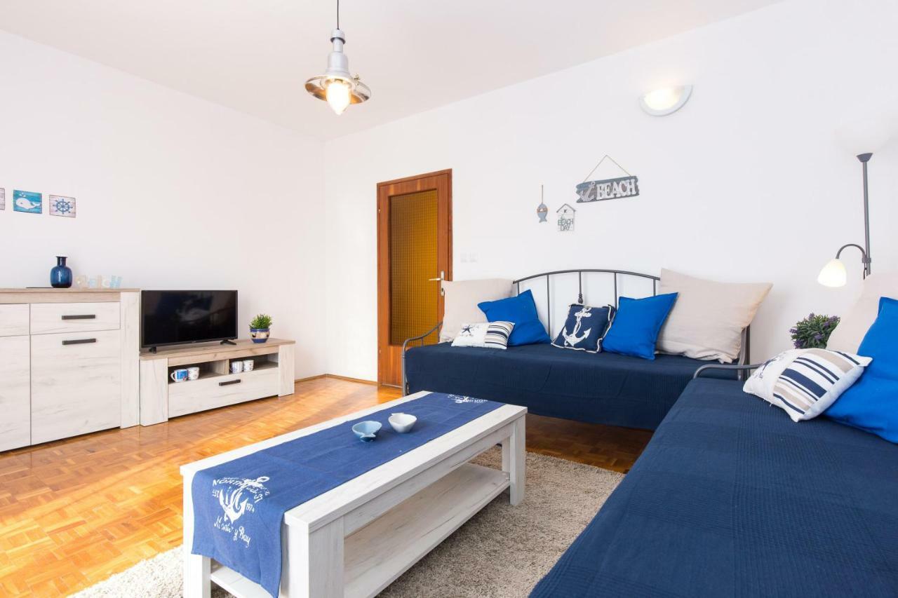 Home Away From Home With A Heated Pool Punat Εξωτερικό φωτογραφία